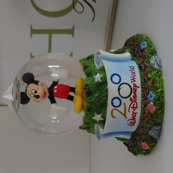 Walt Disney Mickey Mouse Millennium 2000 snow globe - Picture 1 of 3